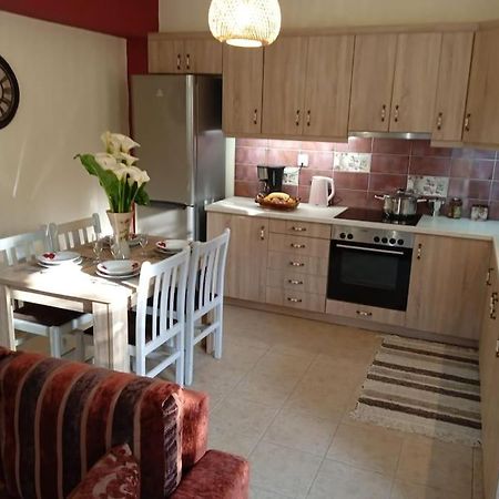 Thea'S Country House Aryiroúpolis Екстериор снимка