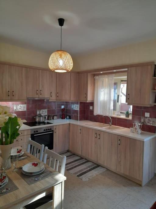 Thea'S Country House Aryiroúpolis Екстериор снимка