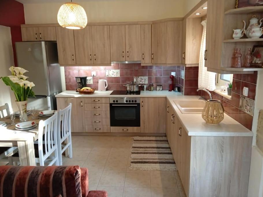 Thea'S Country House Aryiroúpolis Екстериор снимка